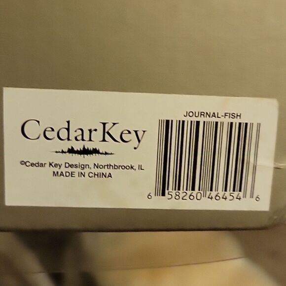 🤑 3 for $20 - Cedar Key 7"×7" Fishing Memory Photo Book - Picture 5 of 5